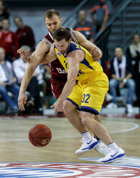 球运作中精 球运作中精