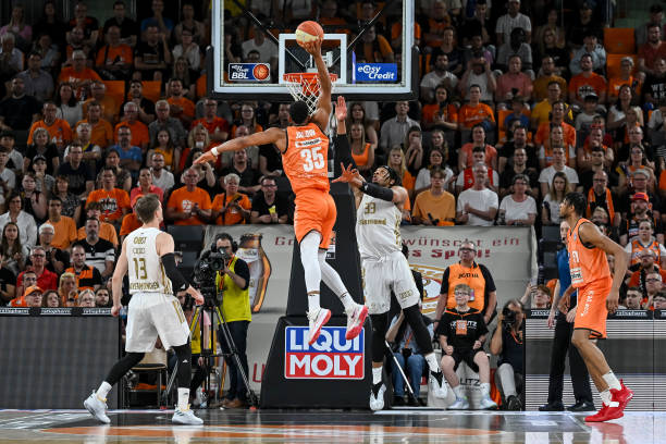 男足以平常 男足以平常